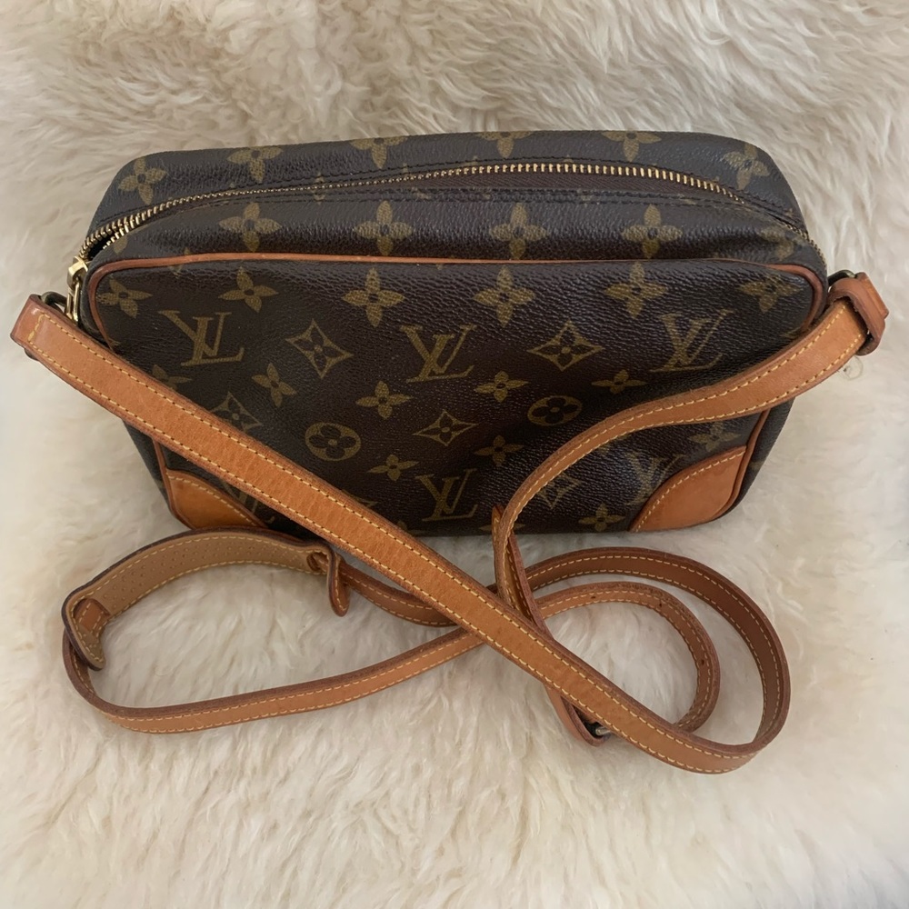 Vintage Louis Vuitton Crossbody Bag - Picture 2 of 14